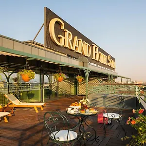 Grand מלון
